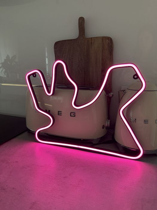 F1 Katar Doha circuit neon różowy