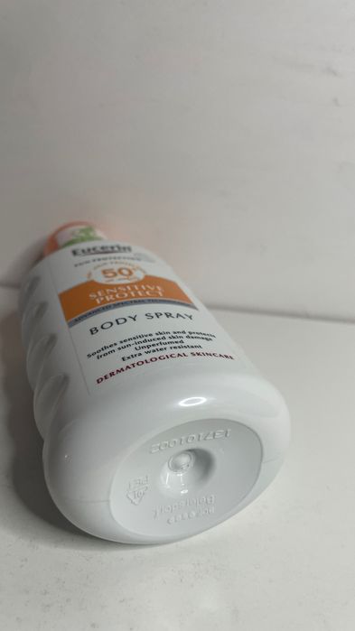 (121) Eucerin Sun Protection Sensitive Protect, spray ochronny do twarzy i ciała SPF50+, 200ml