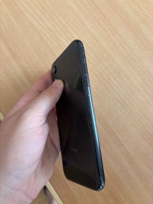 Продам IPhone XR 64 black 82