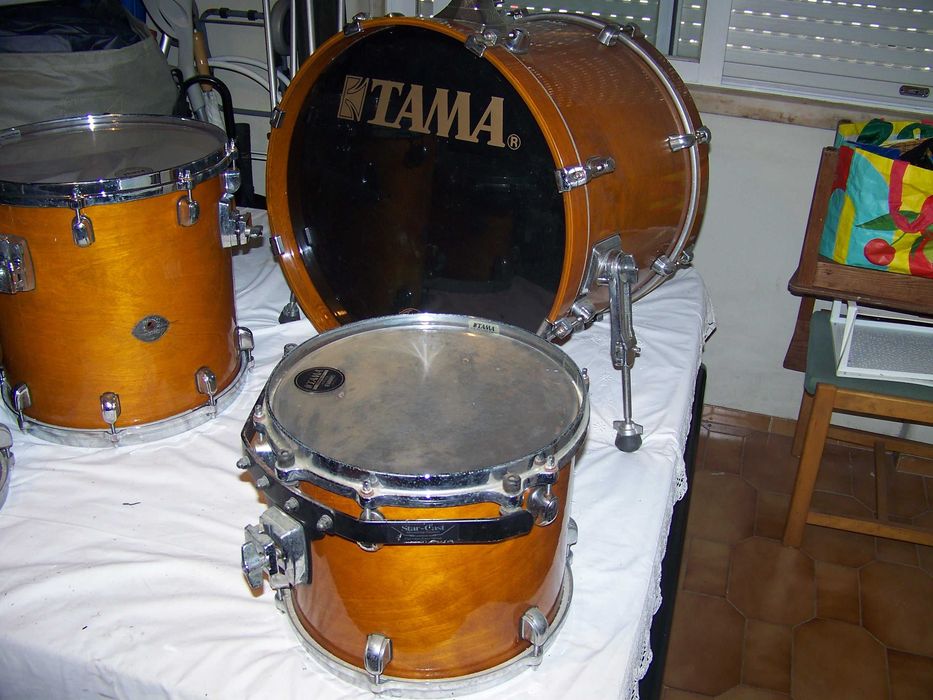 tambores de uma bateria TAMA star classic