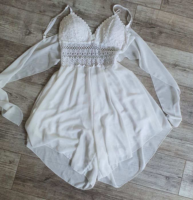 Kombinezon letni – sukienka/spodenki – ażurowy, wiązany z tyłu