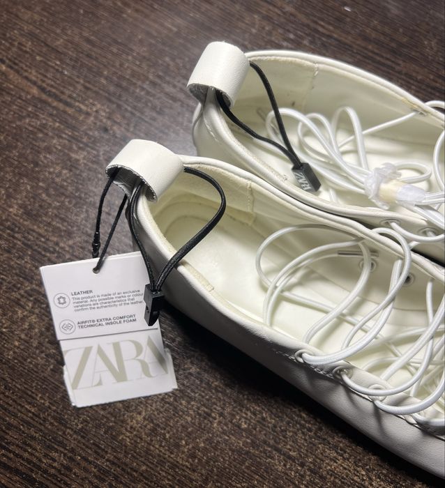 Шкіряні балетки Zara