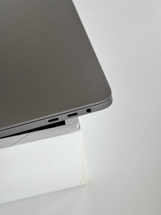 Apple MacBook Pro 16”