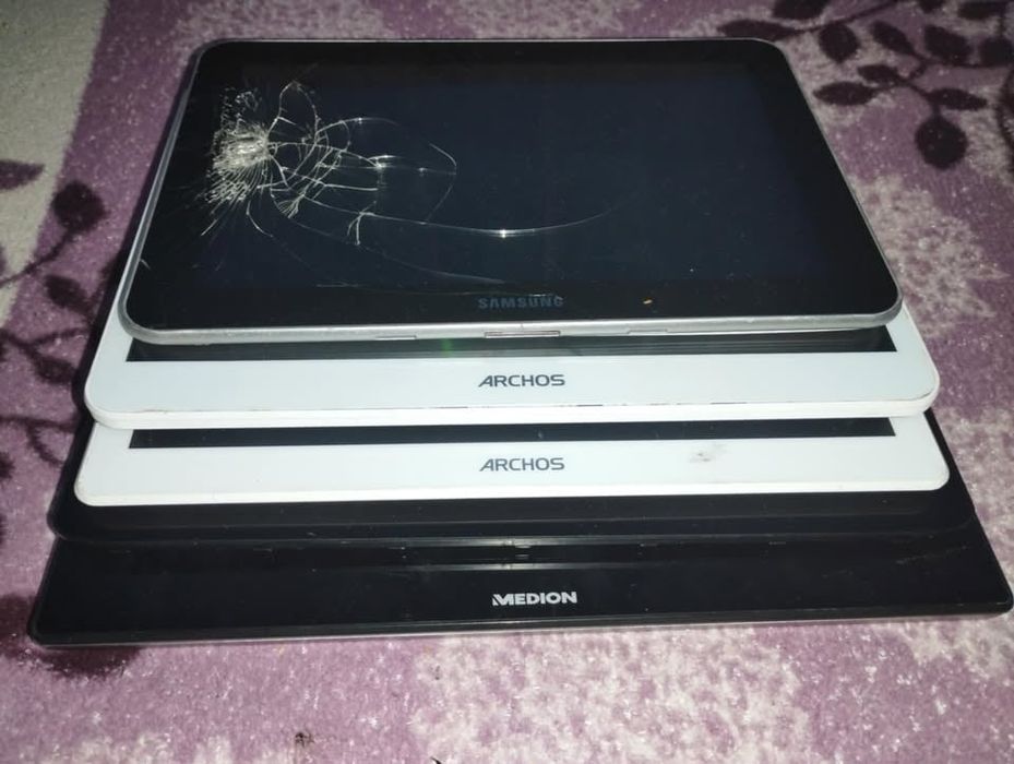 5 tabletuw uszkodzone do naprawy albo na części sprzedaje takie