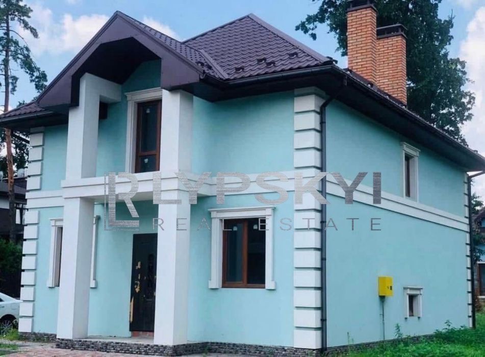 Будинок в гарному місці в котеджному містечку