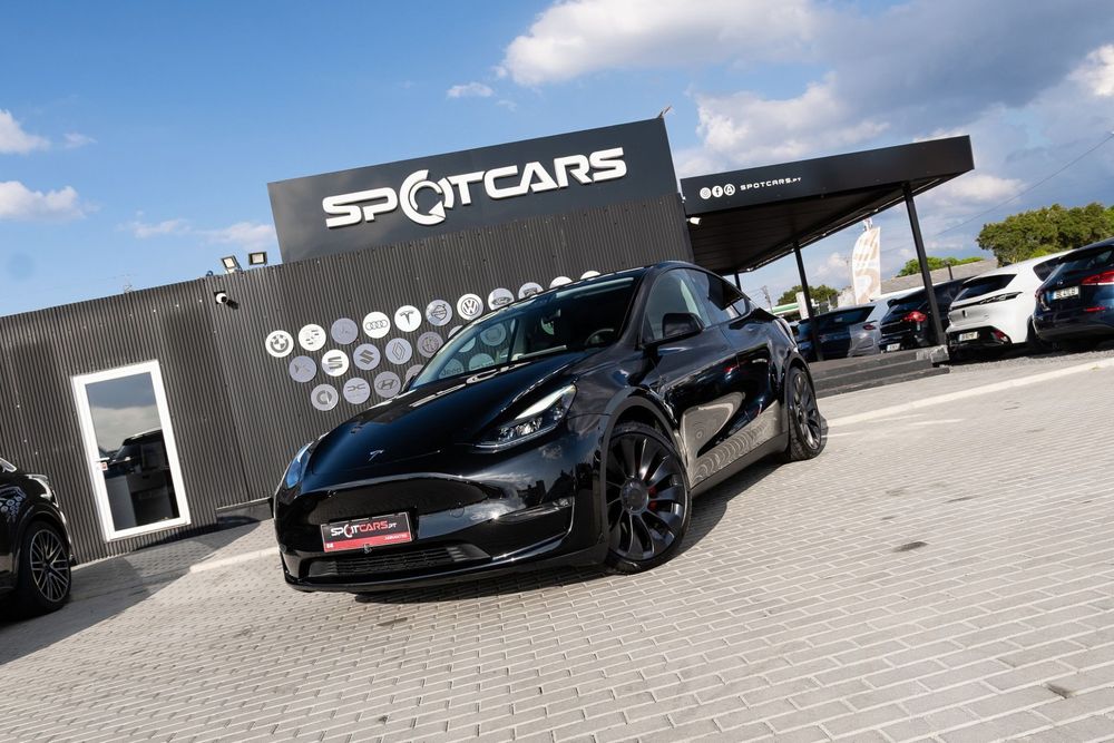 Tesla Model Y Performance Dual Motor AWD