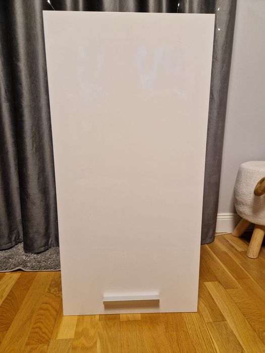 Wisząca szafka łazienkowa BIAŁA przestronna w bardzo dobrym STANIE KrK