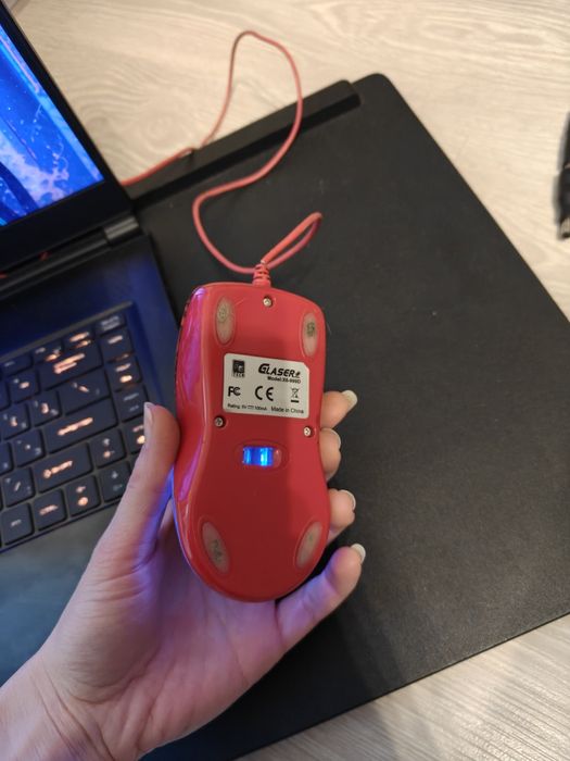 Миша провідна червона