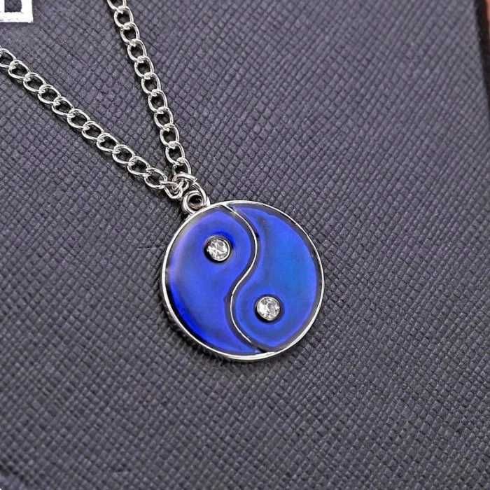 NOVO Yin Yang Liquido sensitivo termico colar pendente muda cor