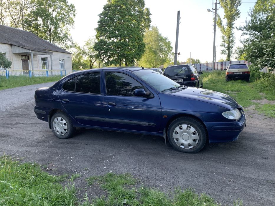 Продам Renault Megan 1997 р 1,4 бензин