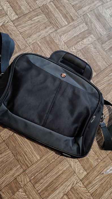 Продам портфель под документами и ноутбук