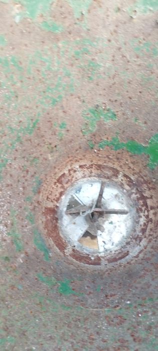 Vendo máquina de silar e espalhador de adubo