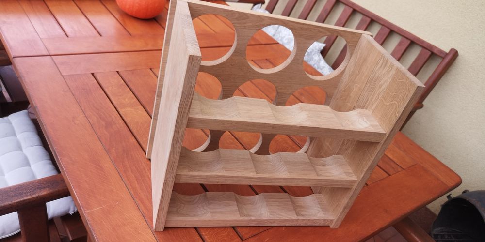 Stojak na wino dębowy