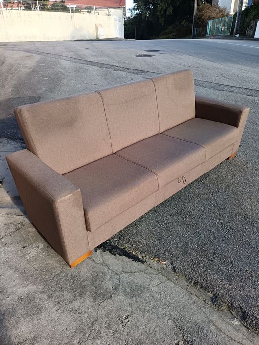 Sofá cama 3 lugares impecável