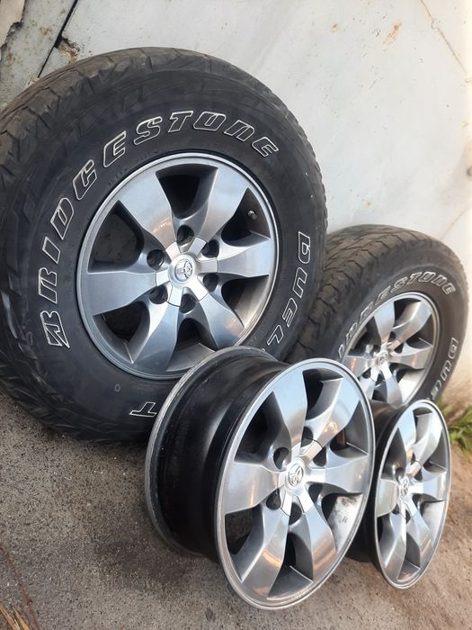 Toyota/Lecsus.  Hilux Fortuner Prado Land cruiser..
