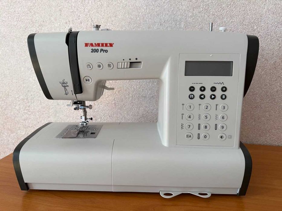 Швейна машинка Family 200 Pro