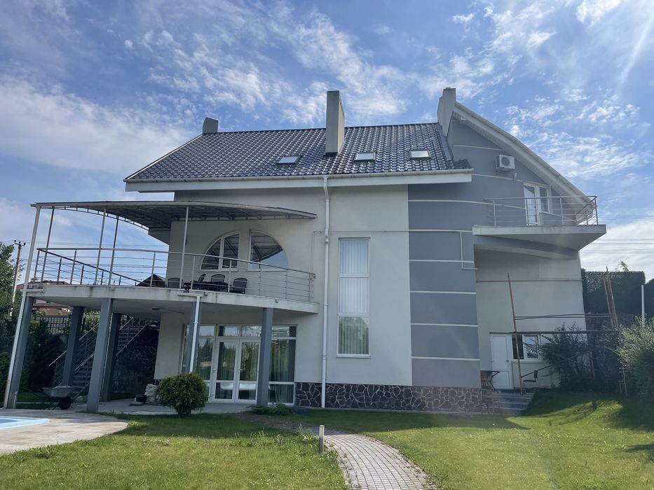 Продаж будинку з басейном в Лісниках 380 м2