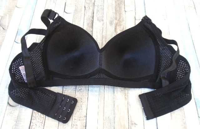 Hana // wygodny biustonosz bez fiszbin 90B/C  czarny  usztywniany
