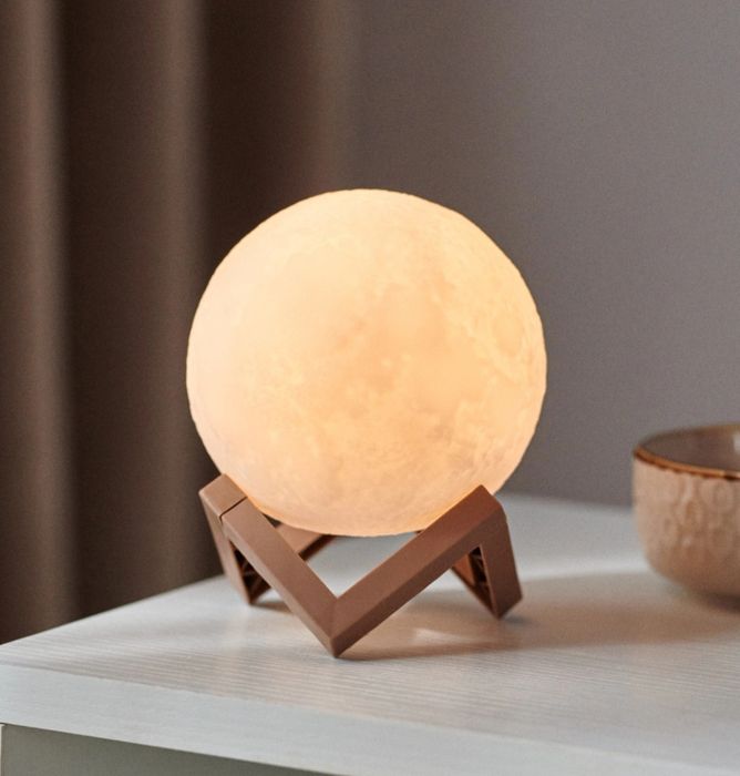 Lampka led w kształcie księżyca