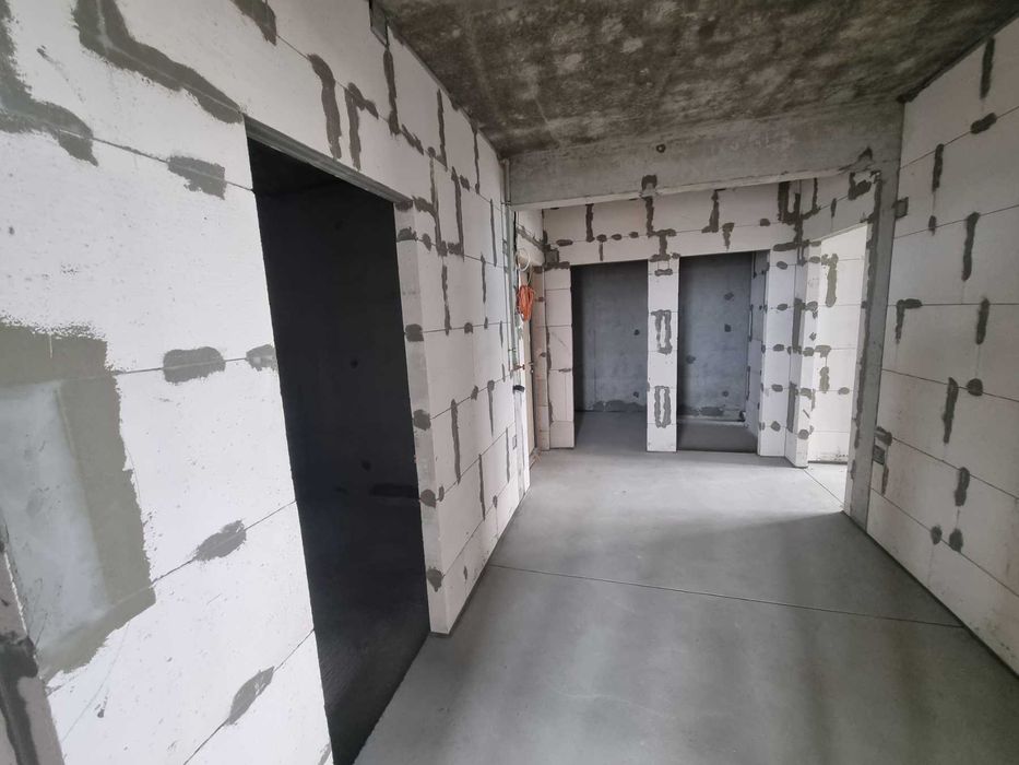 Просторная трёхкомнатная в Альтаире.