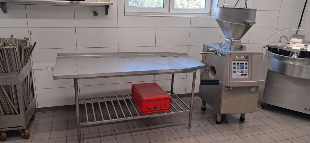 Stół nierdzewny pod nadziewarke