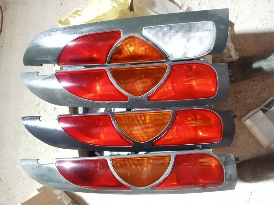 Farolim Renault Kangoo esquerdo e direito