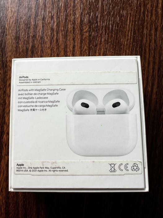 Навушники Apple AirPods 3 MagSafe Charging Case