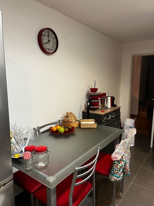 Mesa cozinha e cadeiras