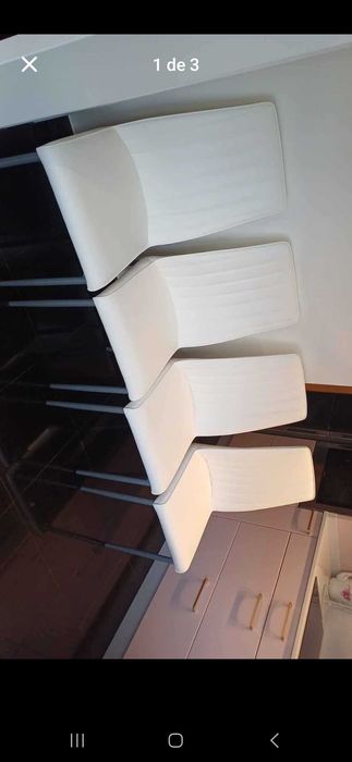 Vende-se 4 cadeiras brancas novas