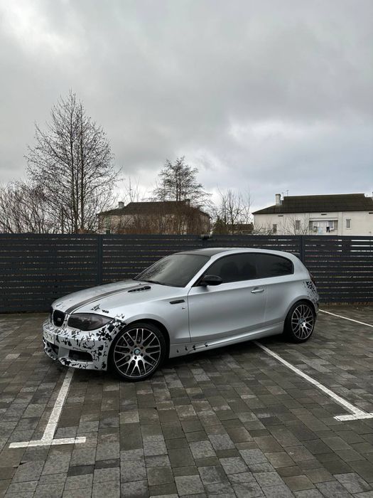 Продам BMW м1 в збереженому стані