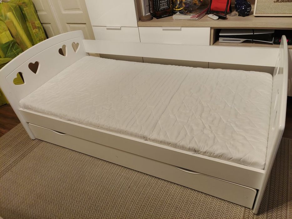 Dwa łóżka 160x80 wraz z materacami
