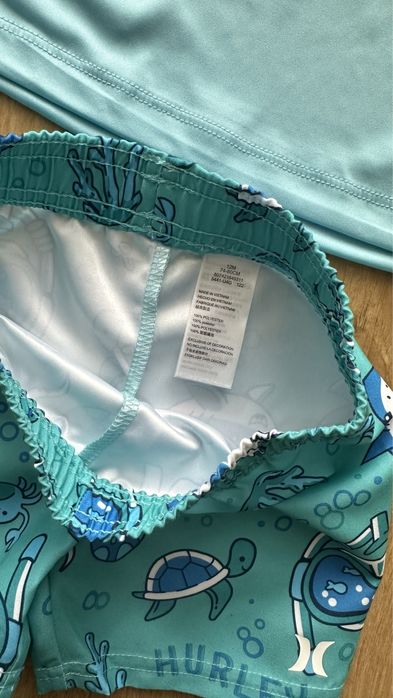 Hurley stroj kapielowy UPF 50+ 74/80 nowy