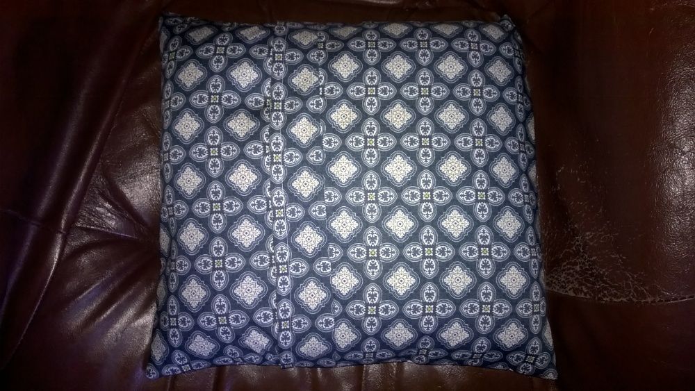 Наволочки на диванні подушки печворк