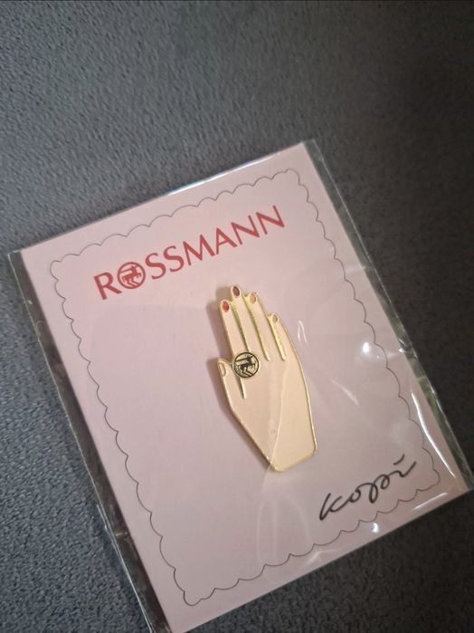 Pin dłoń rossmann