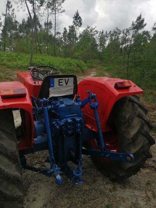 Trator agrícola