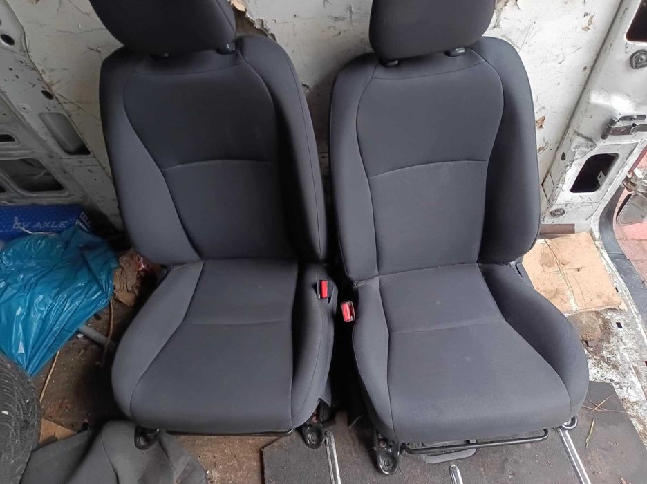Toyota Yaris III fotele kanapa boczki transport
