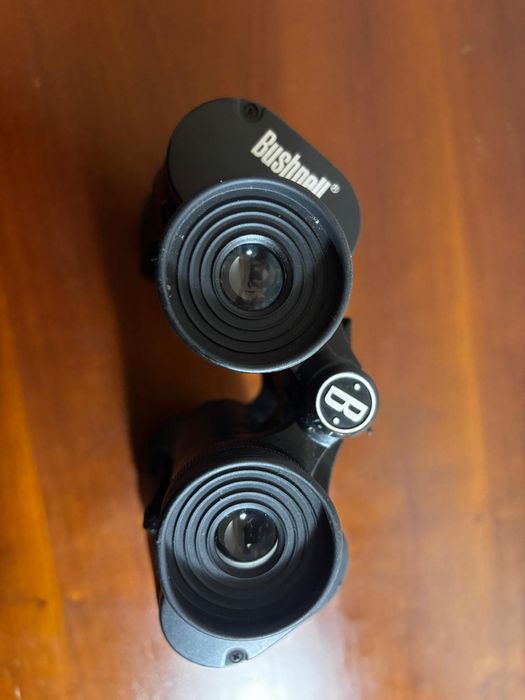 Binóculos Bushnell 10x50