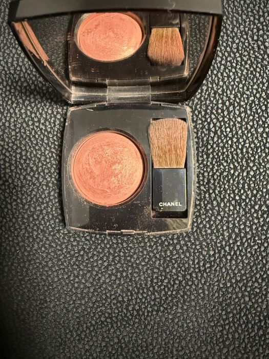 Róż Chanel joues contraste