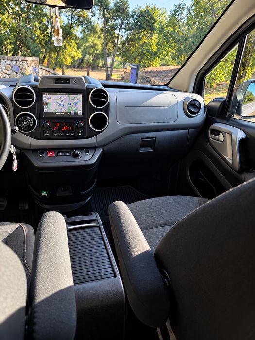Citroën Berlingo Multispace 1.6 BlueHDi 100 cv | Caixa Automática | 5 Lugares | Modutop/Panorâmico | GPS foto 5