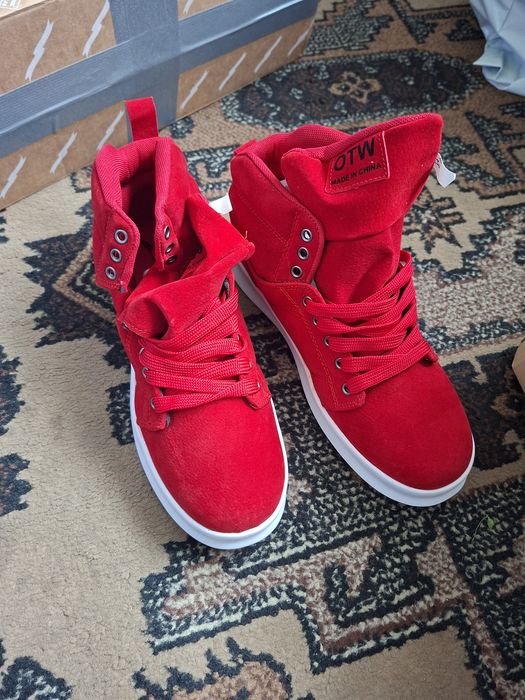 Buty czerwone rozmiar 43