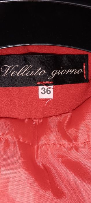 Płaszczyk w bardzo dobrym stanie.