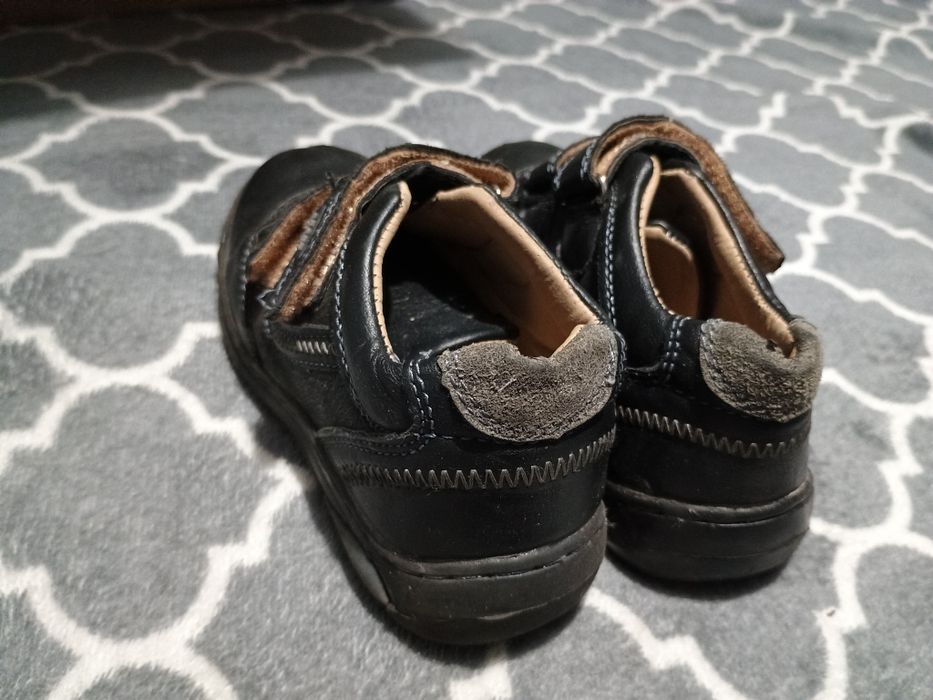 Czarne buty półbuty kamasze eleganckie adidasy r. 26