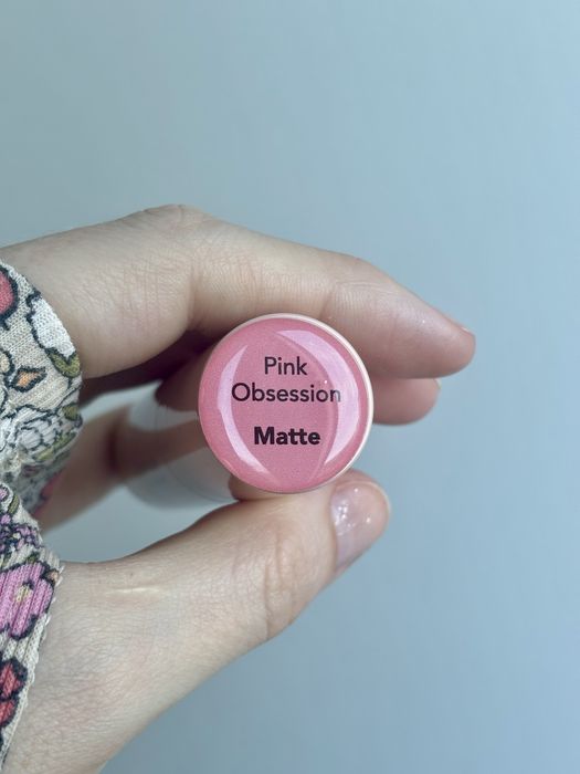 NOWY róż w sticku Douglas Blushy Blush Matte