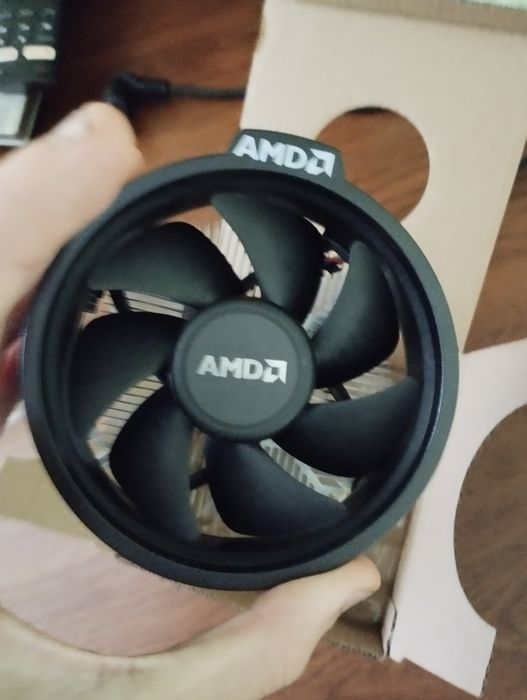 Новий боковий кулер від процесора AMD ryzen 5 3600