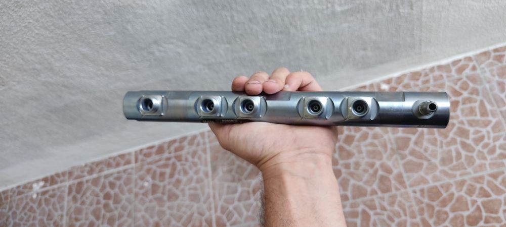 Régua de injeção com regulador serie f. 116/118D