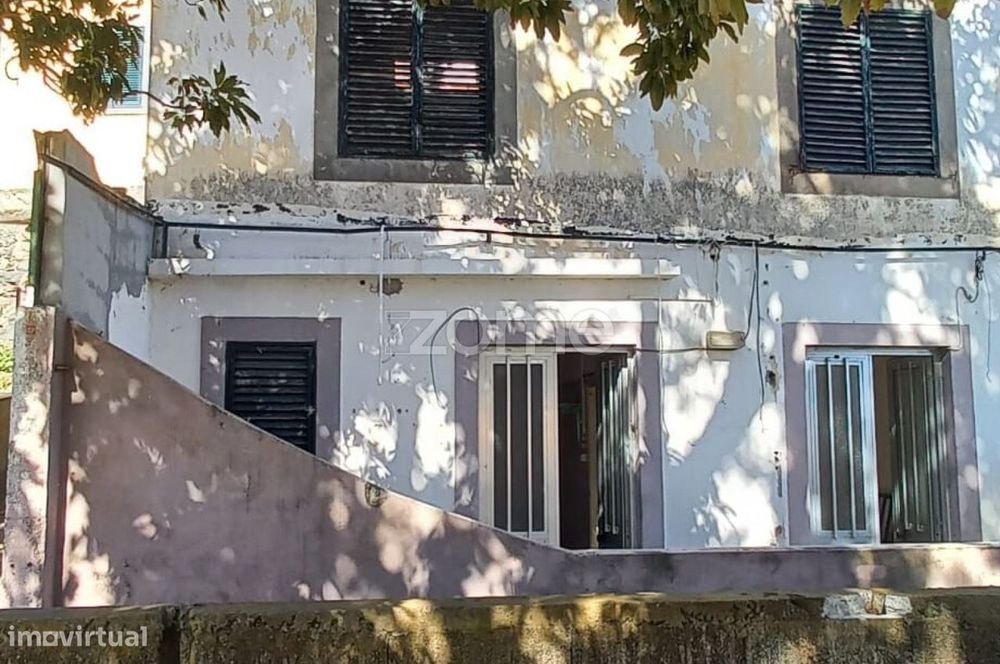 Moradia Geminada T2 para recuperar Santo Antonio- Funchal