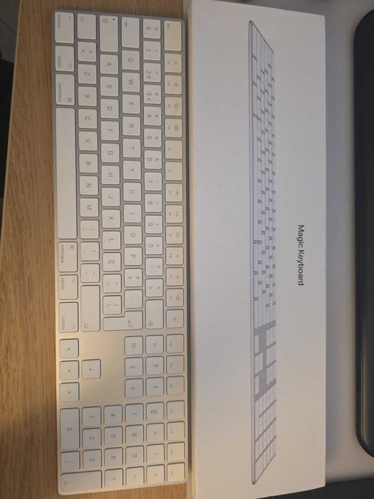 Apple Magic Keyboard com teclado numérico