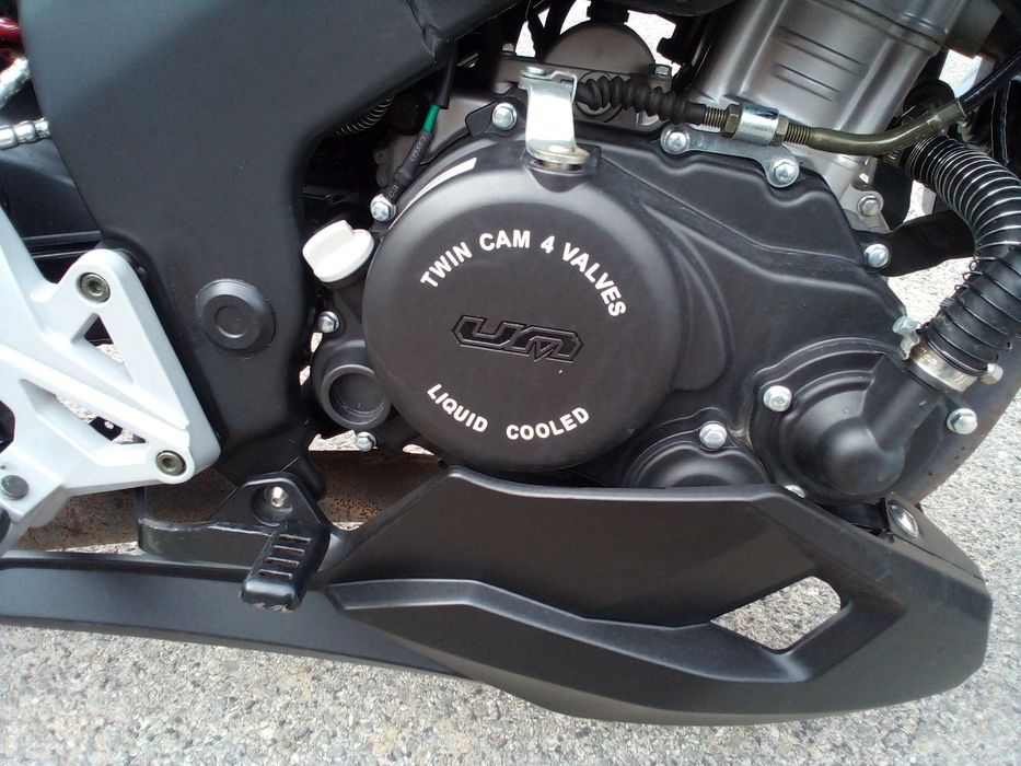 UM Xtreet 125cc rs