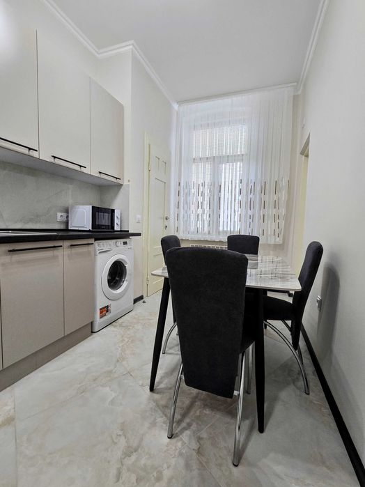 Здається 2-Х кімнатна квартира в ЦЕНТРІ міста на вул.ЖУКОВСЬКОГО