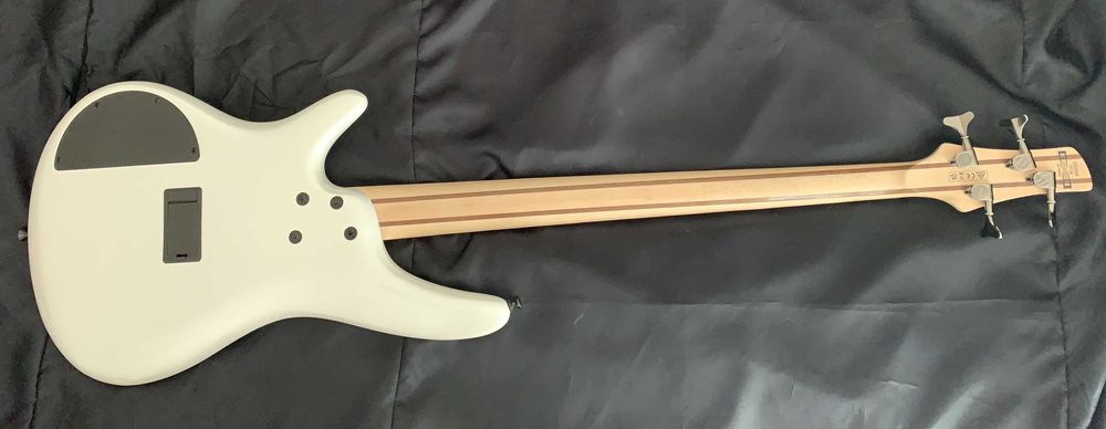 Gitara basowa Ibanez SR300E